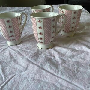 BRAND NEW  GRACE TEAWARE ROSES MUGS SET OF 4